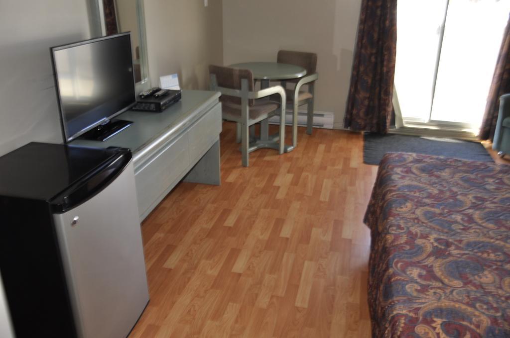 Motel les Pignons Verts Buckingham Zimmer foto