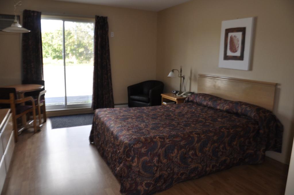 Motel les Pignons Verts Buckingham Zimmer foto