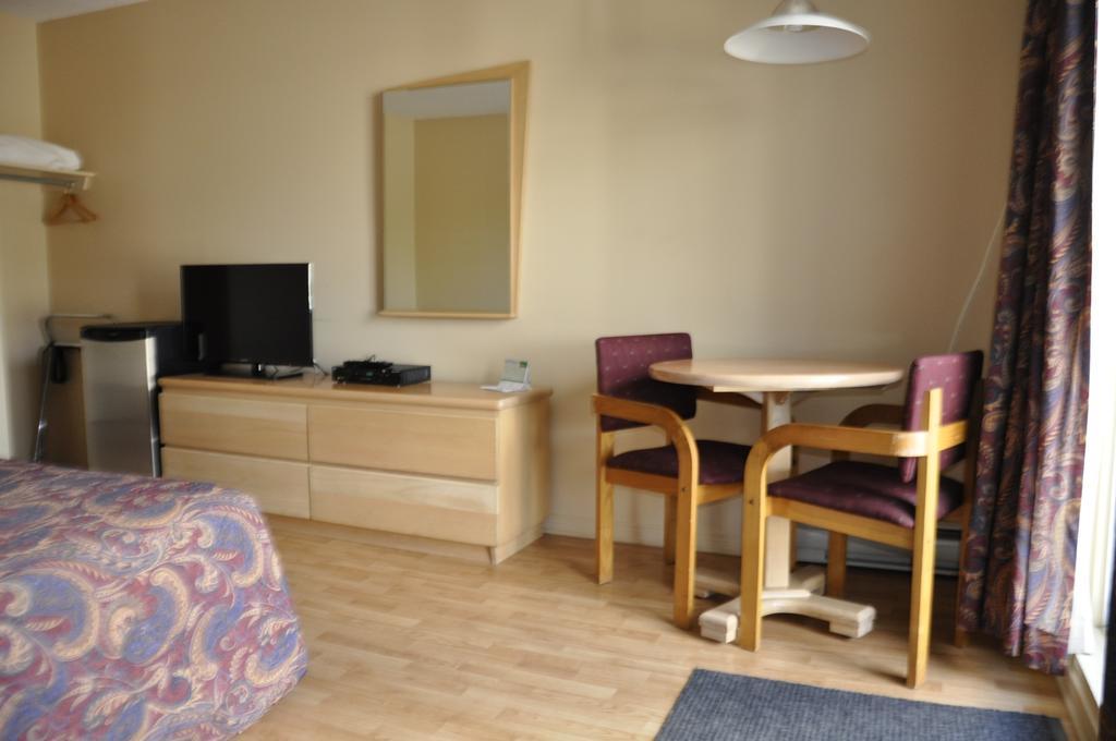 Motel les Pignons Verts Buckingham Zimmer foto